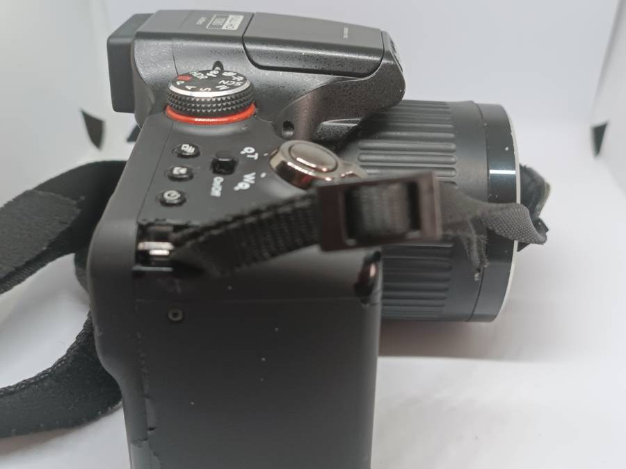 Kodak EasyShare Max Z990 - 12MP - 30x Zoom - Digital Camera