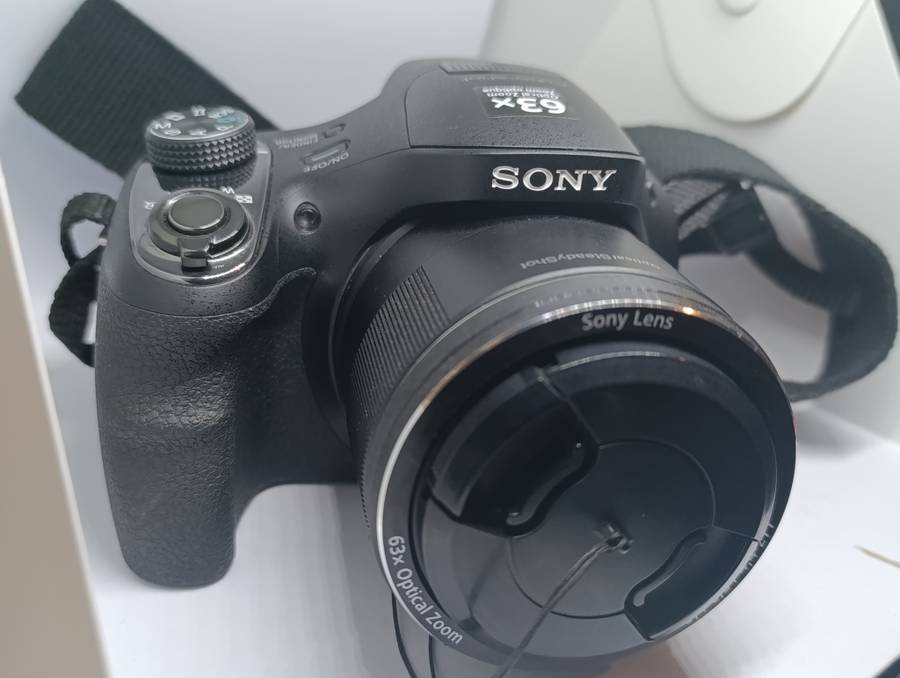 Sony Cyber-Shot DSC H400 - 20.1MP - 63x Zoom - Digital Camera