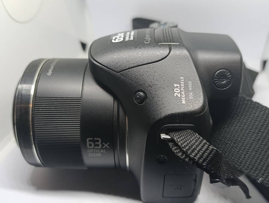 Sony Cyber-Shot DSC H400 - 20.1MP - 63x Zoom - Digital Camera