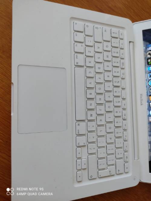 APPLE MACBOOK 13 INCH