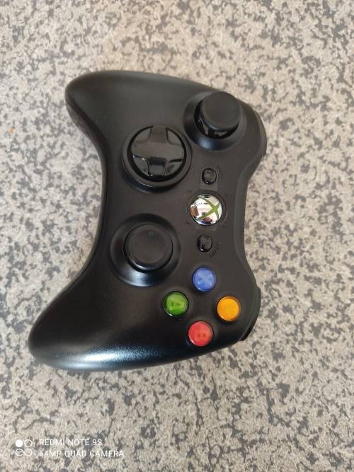 XBOX 360 WIRELESS CONTROLLER