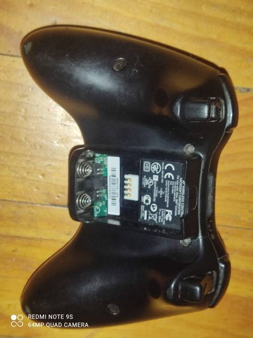 Xbox 360 controller for repair