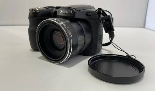 Fujifilm S1800