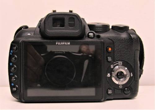 FUJIFILM FINEPIX HS10