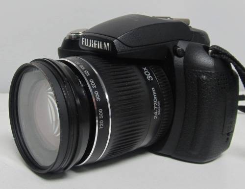 FUJIFILM FINEPIX HS10