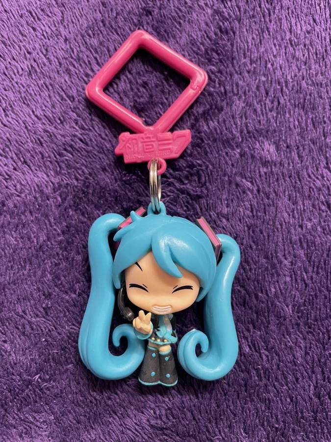 Hatsune Miku Hangers Keychain Figure - - Peace Sign