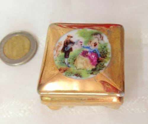 miniature*TRINKET BOX!!! LIMOGE STYLE FRENCH" Romance" !!GREAT COUNTRY HOME DECOR!!
