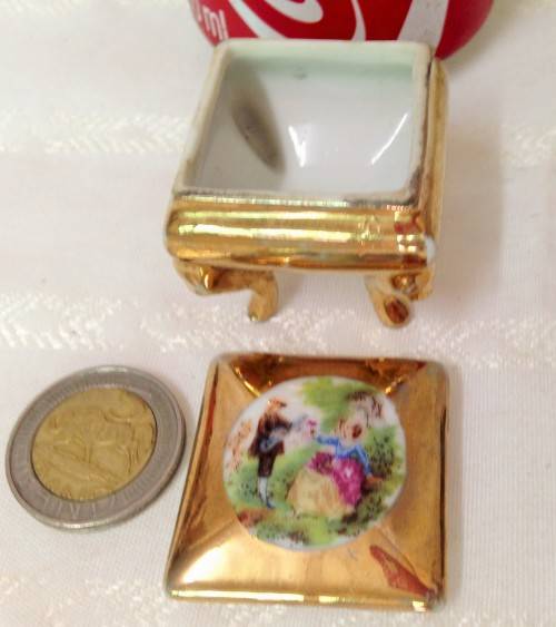 miniature*TRINKET BOX!!! LIMOGE STYLE FRENCH" Romance" !!GREAT COUNTRY HOME DECOR!!