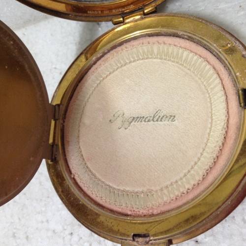 COMPACT Powder -  PYGMALION - decorative NEEDLE POINT TOP - England