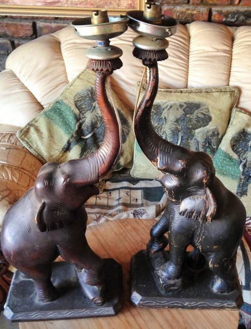 ELEPHANTS FIGURINE LAMP-CARVED*EXQUISITE!!GREAT COUNTRY HOME DECOR!!one bid for both
