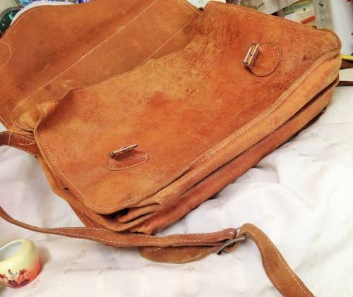 OLD LEATHER SATCHEL 2 DIVISION!!!GREAT COUNTRY HOME DECOR!!!*L@@K AT MY BUY NOW LISTINGS No WAITING