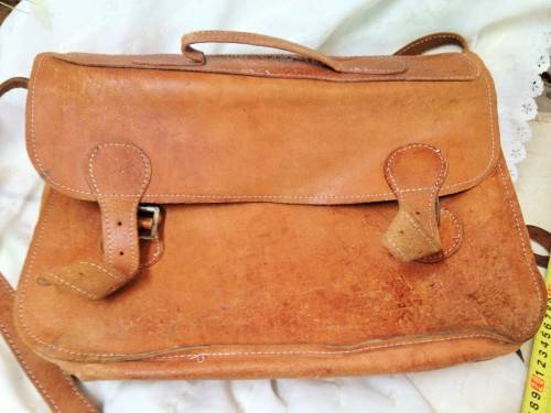 OLD LEATHER SATCHEL 2 DIVISION!!!GREAT COUNTRY HOME DECOR!!!*L@@K AT MY BUY NOW LISTINGS No WAITING