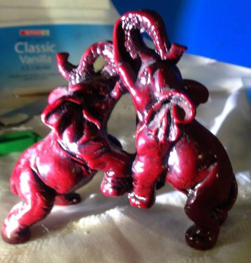 EXQUISITE *ELEPHANTS FIGURINE COMPOSIT!!GREAT COUNTRY HOME DECOR!!L@@K this is a BUY NOW*NO WAITING