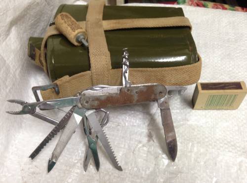 WW1 WATER BOTTLE+TOOLS KNIFE*AS IS IN SCAN*GREAT COUNTRY HOME DECOR*L@@KatMy*BUYNOW*NO WAITING