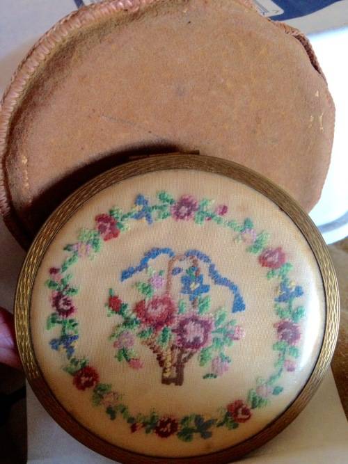COMPACT Powder -  PYGMALION - decorative NEEDLE POINT TOP - England