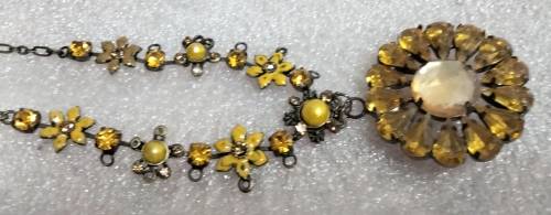 Necklace - CLOISONNE FLOWER big AMBER CRYSTALS GOLD TONE METAL