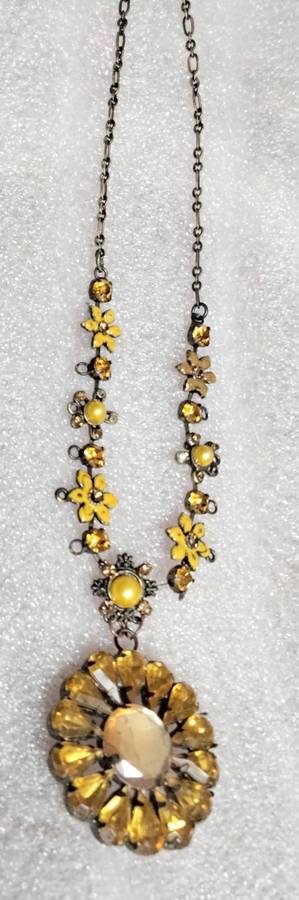 Necklace - CLOISONNE FLOWER big AMBER CRYSTALS GOLD TONE METAL