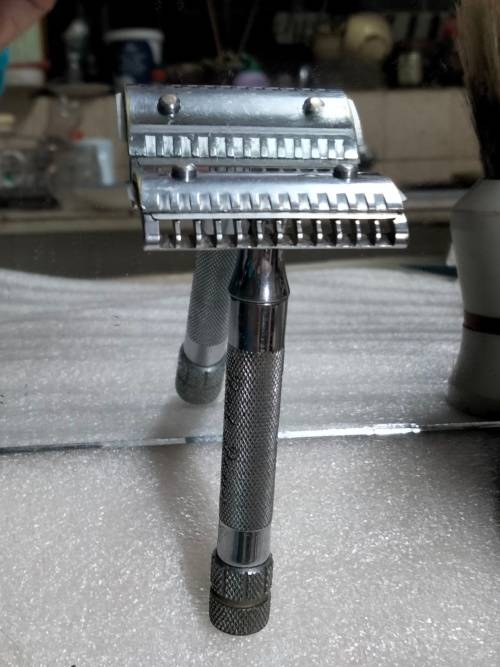 Red Ring Eclipse DE safety Razor working Sheffield England LOOK At My BUY NOW listings NO WAITING