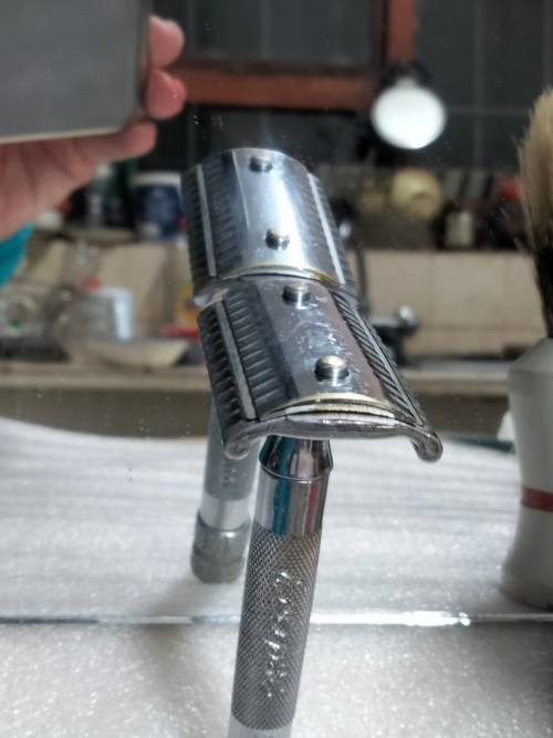 Red Ring Eclipse DE safety Razor working Sheffield England LOOK At My BUY NOW listings NO WAITING