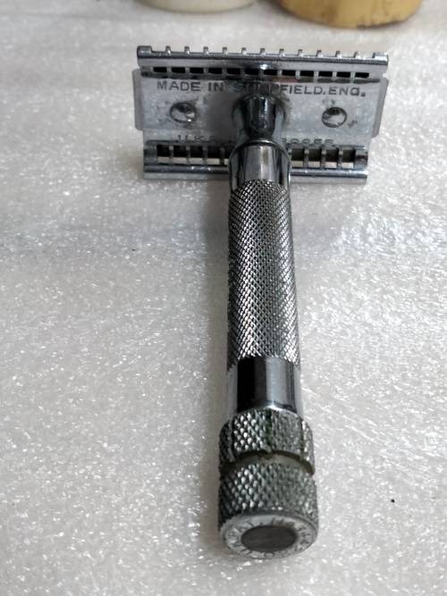 Red Ring Eclipse DE safety Razor working Sheffield England LOOK At My BUY NOW listings NO WAITING