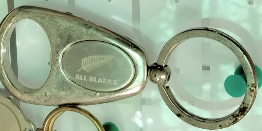Keyrings -All blacks -  Bell shape opener - Art glass dangle beads