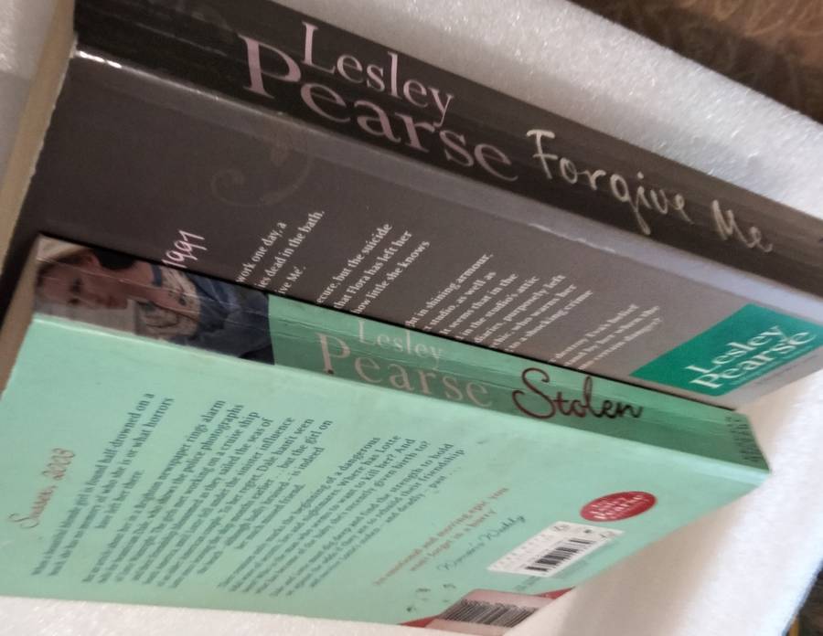 Book  LESLEY PEARSE - STOLEN +  FORGIVE ME Soft cover pre-owned