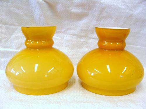 2 SMALL GLASS LAMP SHADES 1has chip see all picturesL@@K sneak preview other lighting bits
