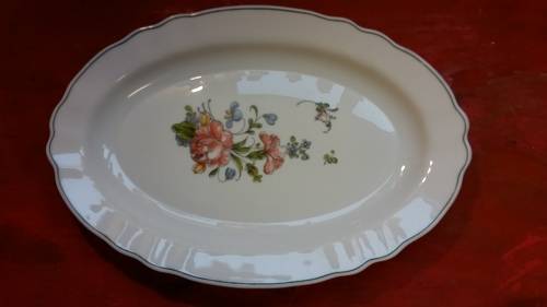 BEAUTIFUL MILKY GLASS VINTAGE PLATTER FLORAL DESIGN FRENCH ACROPAL MAKE