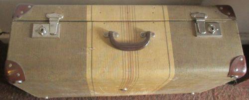 VINTAGE SUITCASE