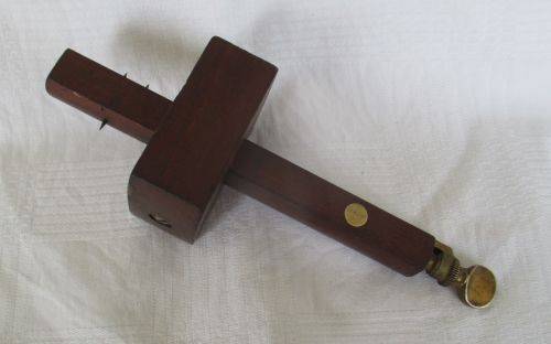 WOODWORK MARKING GAUGE