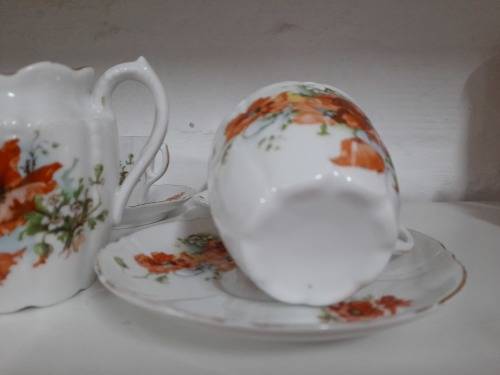 UNMARKED TEA SET 11 PIECES