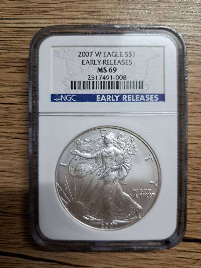 2007 SILVER EAGLE 1 oz fine silver 1$
