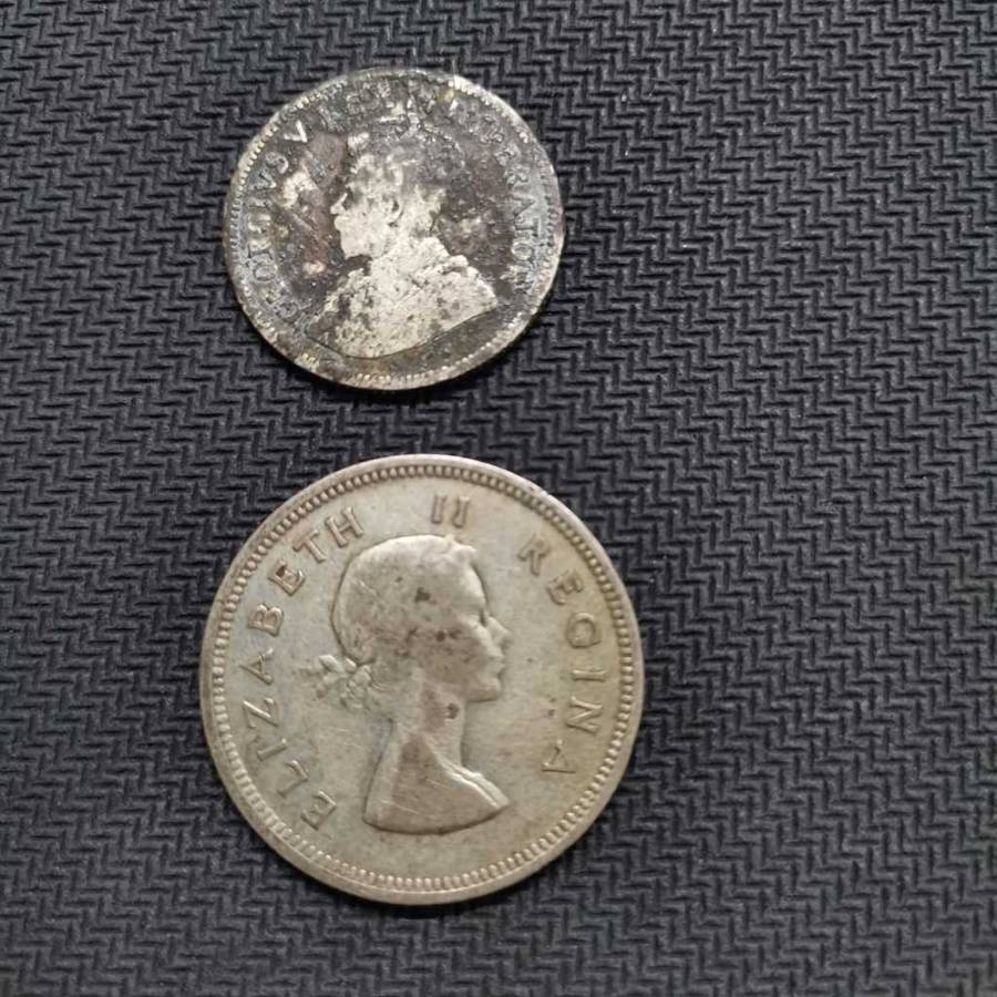 Silver coins - 1x 2 shilling and 1 x 1 Shilling South African