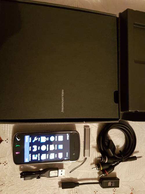 ~~ NOKIA N97 IN BOX - PLEASE READ ~~