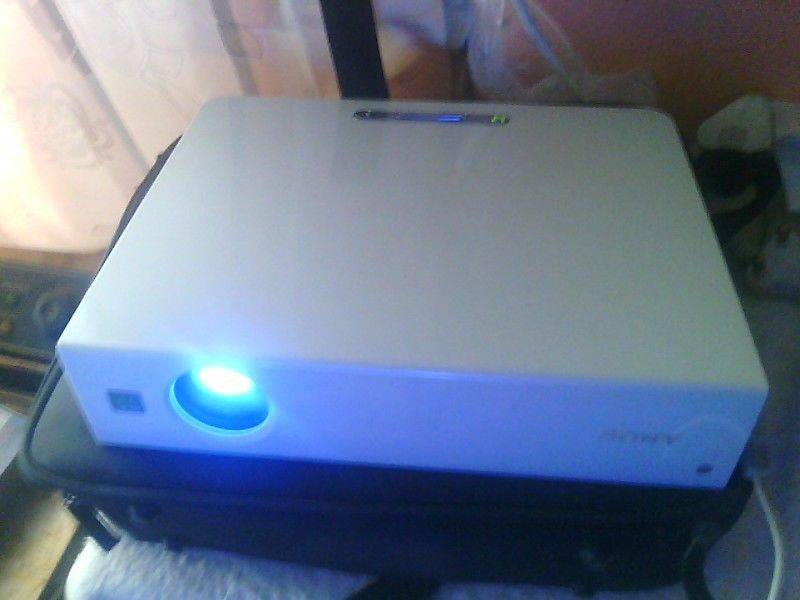 SONY VPL-CS5 Projector Incl Bag
