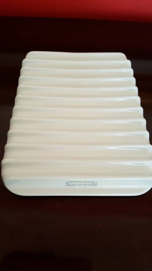 VINTAGE CORNING WARE WHITE RIBBED PORCELAIN POT/DISH STAND - MADE IN THE USA- RARE ITEM
