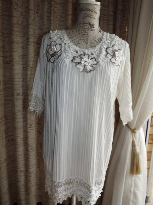 Ladies Beautiful Embroiderd Pleated White Blouse with Lace - Size Extra Large