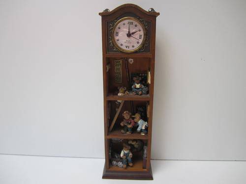 Stunning Wooden "BOYDS Est. 1979" Teddy Bear Clock!