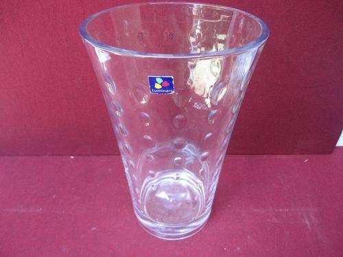 Gorgeous LUMINARC Glass Vase!