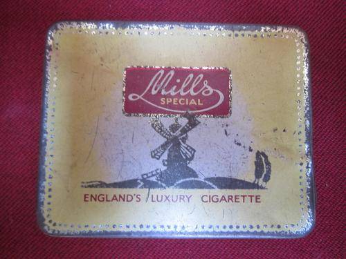 Lovely Vintage MILLS SPECIAL ENGLAND'S LUXURY CIGARETTE Tin!