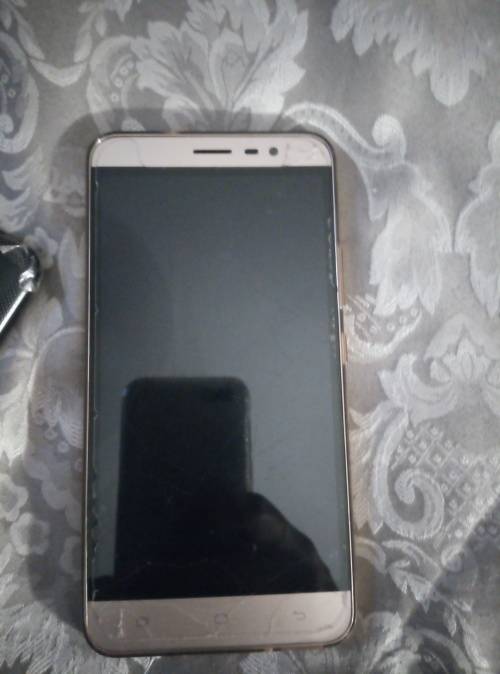 HISENSE F22 GOLD WITH BOX
