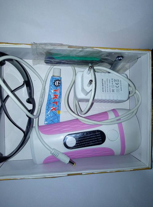 NEVER SHAVE AGAIN RARELY USED IPL MACHINE 0VER 980000 FLASHES