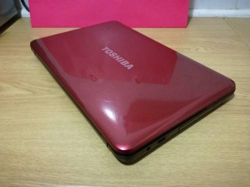 **GAMING**SUPERFAST**IMMACULATE**TOSHIBA C850 3210 i5 WITH RADEON GRAPHICS