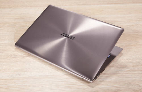 *ZENBOOK*BRAND NEW CONDITION*7th Generation*ASUS Zenbook UX330ua i5-7500*256GB SSD*4GB LPDDR3*