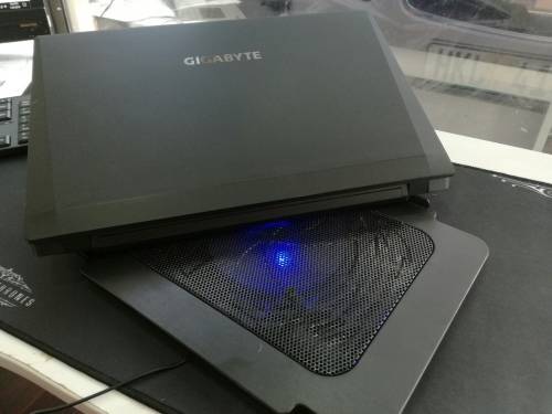 *KILLER GAMER*GIGABYTE P15*NVIDIA GTX*QUAD CORE i7*FULL HD*DUAL SSD STORAGE*SOUND BLASTER AUDIO*8GB*