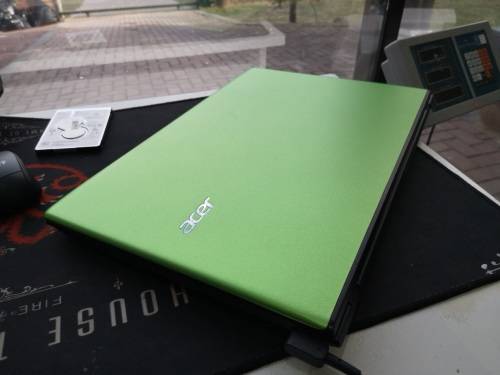 Ultimate business Laptop!*limited Edition*1000GB*ACER ASPIRE*i7-7500u*12GB DDR4*NVIDIA*R35K