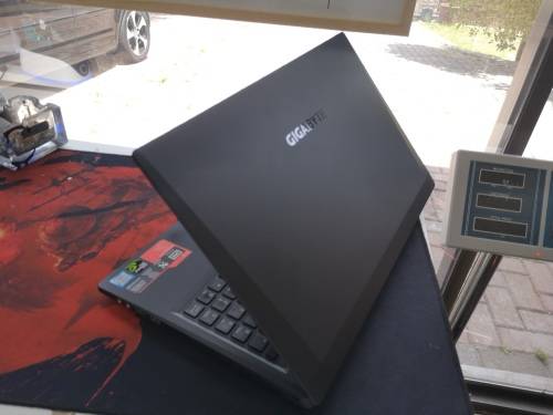**MONSTROUS GAMING!!!**GIGABYTE P15*NVIDIA GTX*QUAD CORE*8GB RAM*IPS FHD**8GB*1000G/128GB SSD*