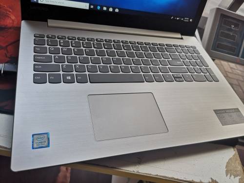 *BEAUTIFUL 8th Gen i3*LENOVO 330*i3-8130U*4GB RAM*1000GB**HD**8th gen i3**WARRANTY 2019**