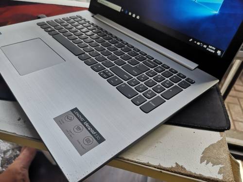 *BEAUTIFUL 8th Gen i3*LENOVO 330*i3-8130U*4GB RAM*1000GB**HD**8th gen i3**WARRANTY 2019**
