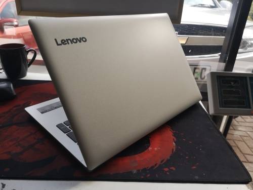 *BEAUTIFUL 8th Gen i3*LENOVO 330*i3-8130U*4GB RAM*1000GB**HD**8th gen i3**WARRANTY 2019**